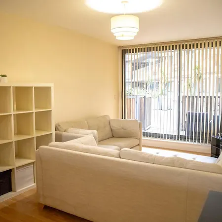 Leeds Vibrant 2 Bedroom Sleeps 4 Exterior photo