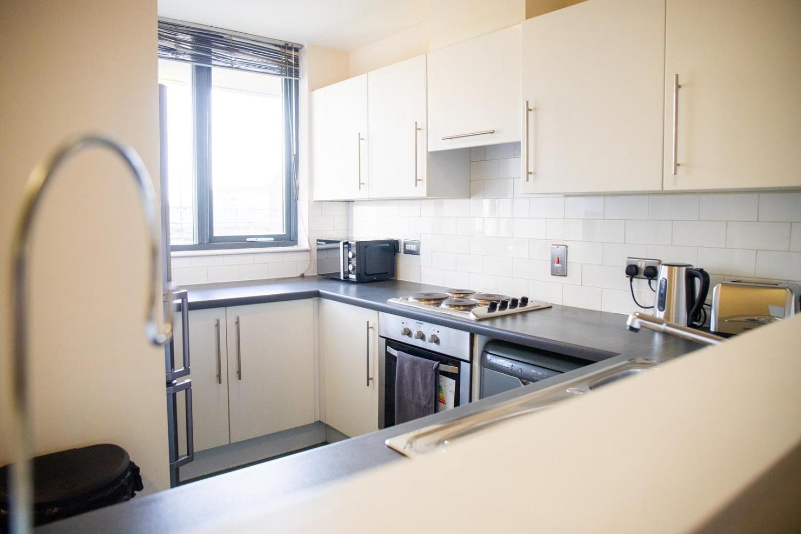 Apartment Leeds Vibrant 2 Bedroom Sleeps 4 *