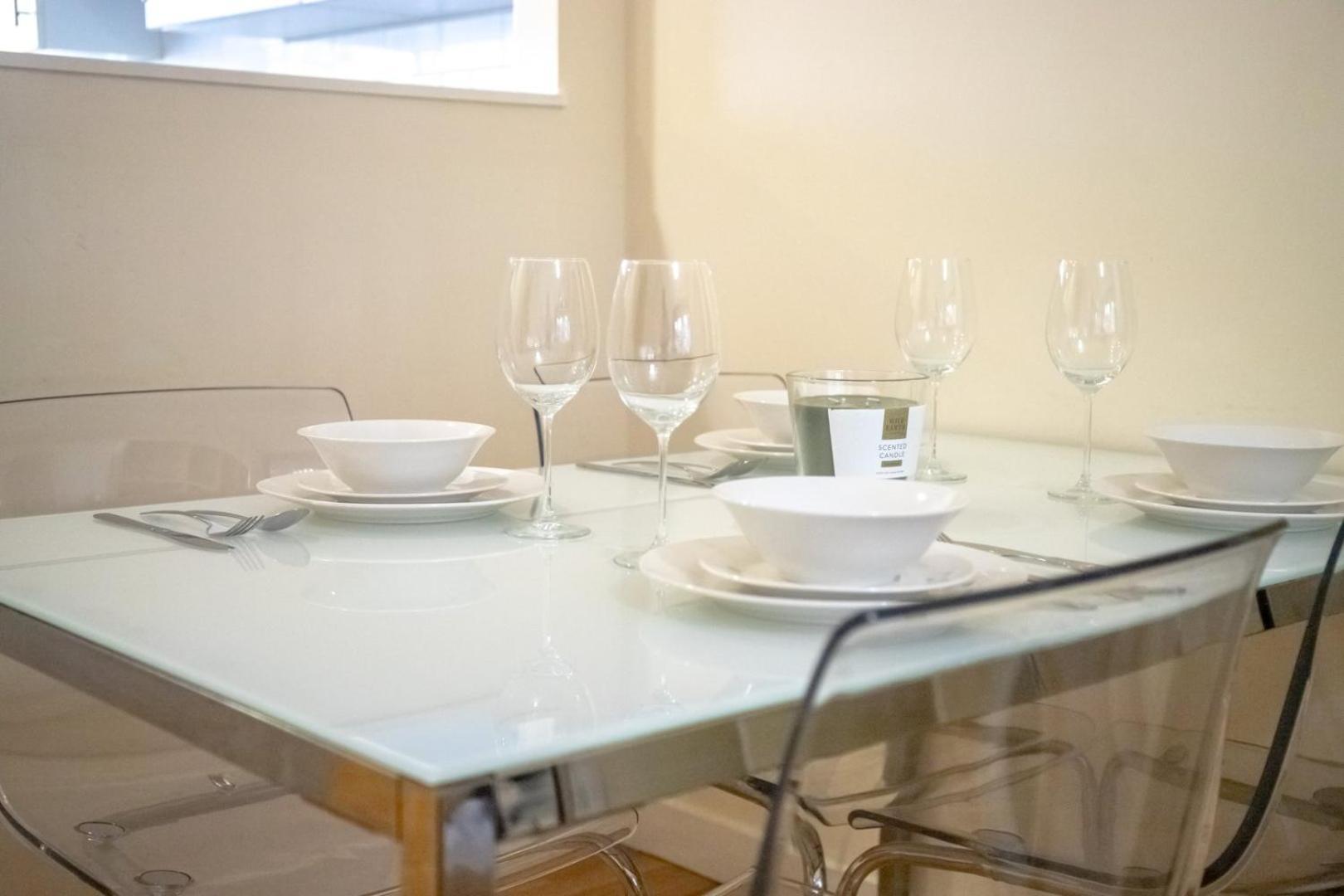 Apartment Leeds Vibrant 2 Bedroom Sleeps 4 *