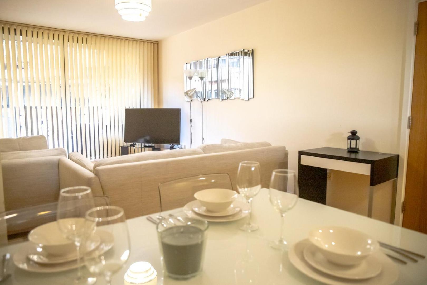 Apartment Leeds Vibrant 2 Bedroom Sleeps 4