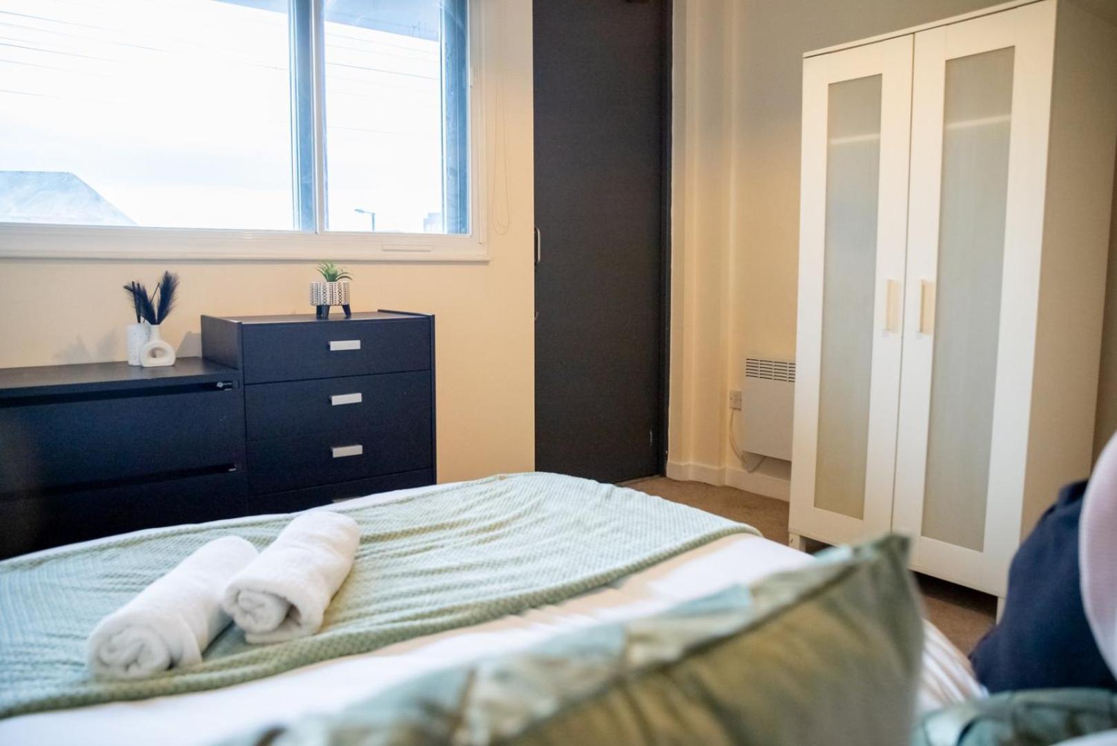 Leeds Vibrant 2 Bedroom Sleeps 4